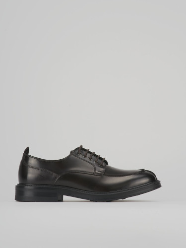 Stringate pelle testa