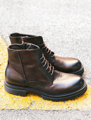 Botas militares marrón oscuro cuero
