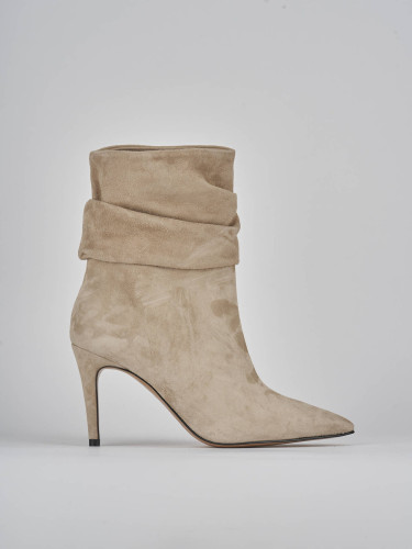 Stivaletti tacco 9cm camoscio beige