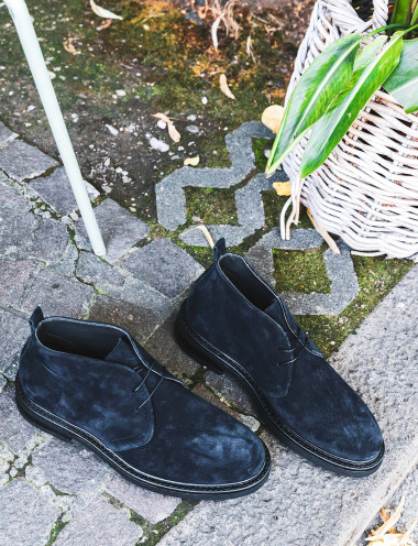 Botas militares azul ante