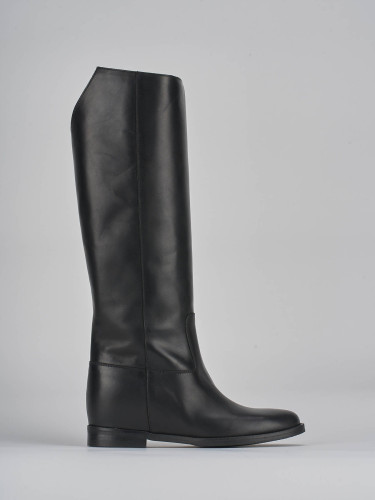 Botas de tacón bajo tacón 2 cm negro cuero