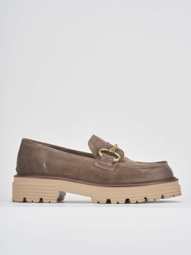 Mocasines tacón 2 cm beis ante