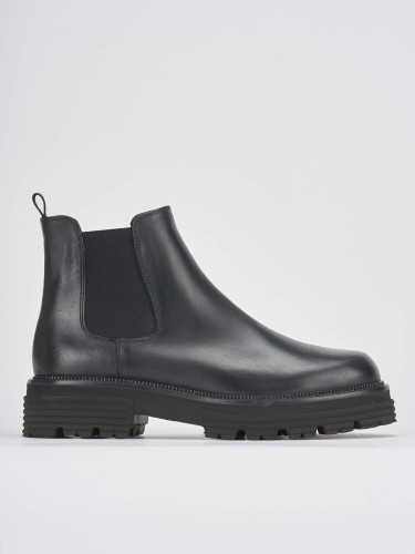 Stivaletti tacco 2cm pelle nero