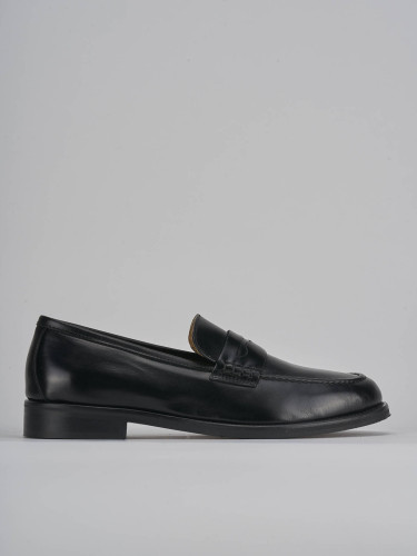 Mocasines tacón 2 cm negro cuero