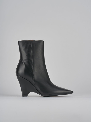 High heel ankle boots heel 9 cm black leather