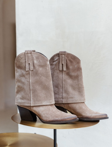 Stivaletti tacco 6cm camoscio beige