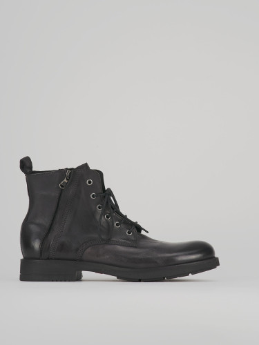 Botas militares gris cuero