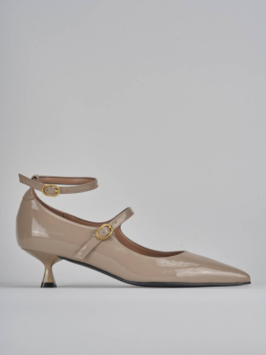 Pumps heel 5 cm beige patent