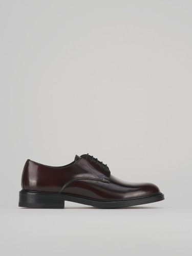 Stringate pelle bordo'