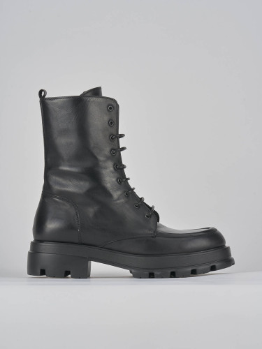 Botas militares tacón 2 cm negro cuero