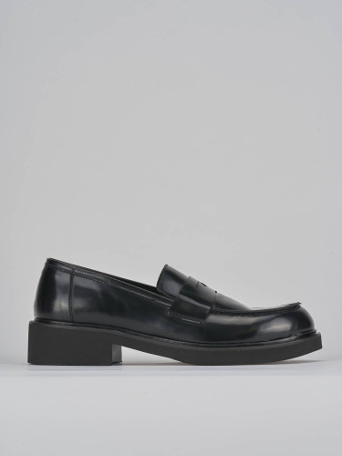Loafers heel 3 cm black leather
