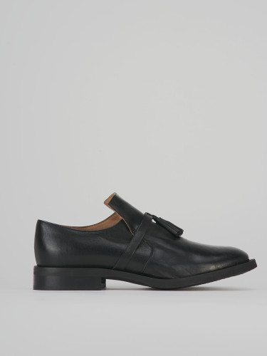 Stringata tacco 1 cm nero pelle