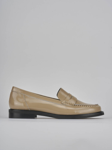 Mocasines tacón 2 cm beis cuero