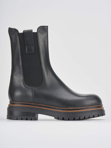 Low heel ankle boots heel 2 cm black leather