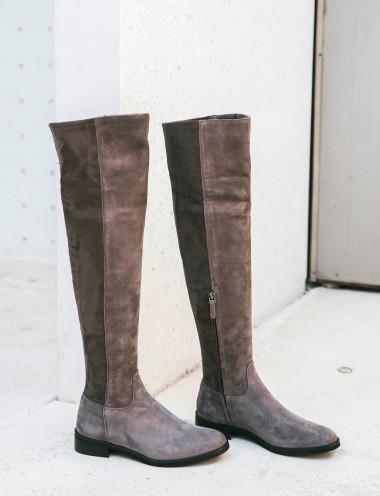 Botas de tacón bajo tacón 2 cm beis ante