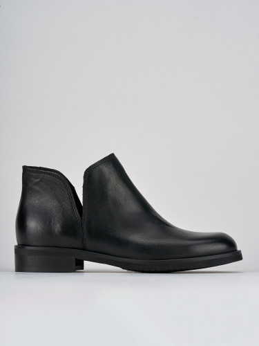 Low heel ankle boots heel 2 cm black leather
