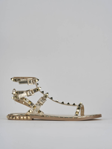 Sandalias de tacón bajo tacón 1 cm oro cuero