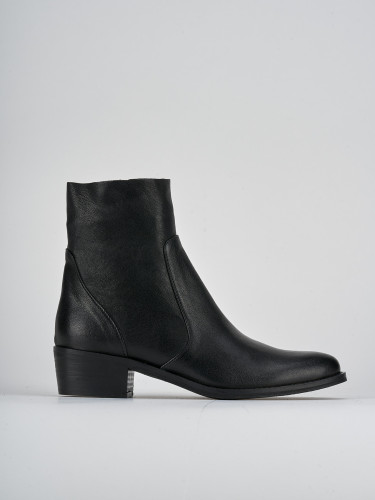 Low heel ankle boots heel 3 cm black leather
