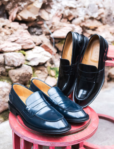 Loafers black leather