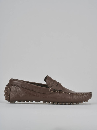 Mocasines marrón oscuro cuero