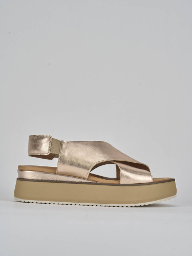 Sandalias de cuña tacón 4 cm bronce cuero