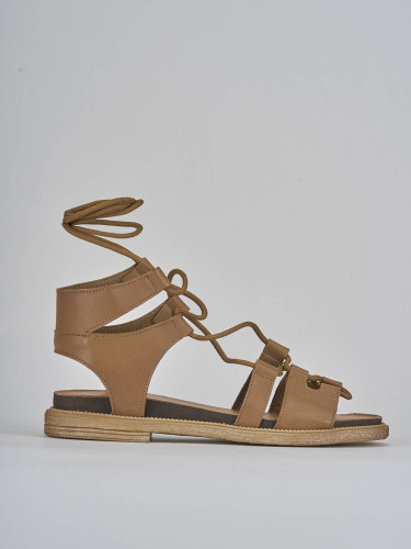 Low heel sandals heel 1 cm brown leather