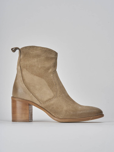 Botines de tacón alto tacón 6 cm beis ante