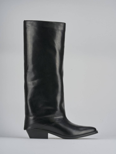 Botas de tacón bajo tacón 3 cm negro cuero