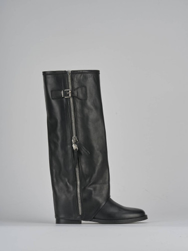 Low heel boots heel 2 cm black leather