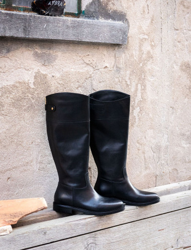 Botas de tacón bajo tacón 2 cm negro cuero