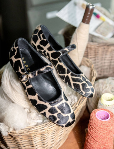 Bailarinas tacón 1 cm estampado jirafa cuero de vaca con pelo