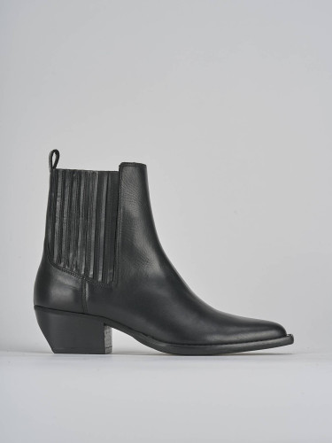 Low heel ankle boots heel 3 cm black leather