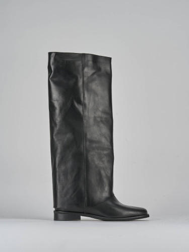 Low heel boots heel 2 cm black leather