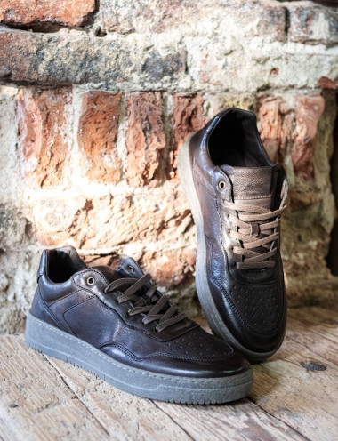 Sneakers dark brown leather