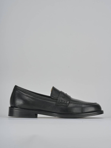 Mocasines tacón 2 cm negro cuero