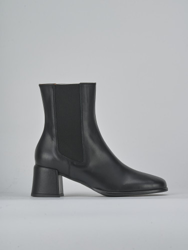 High heel ankle boots heel 5 cm black leather