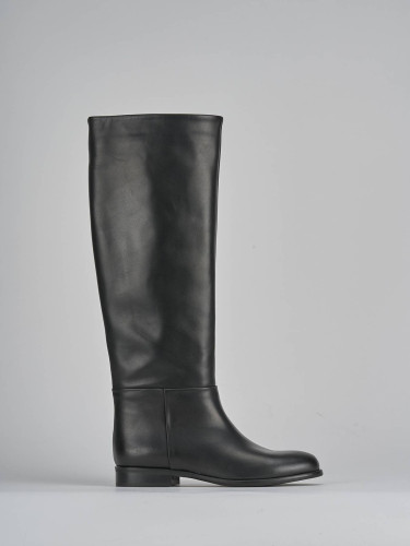 Low heel boots heel 2 cm black leather