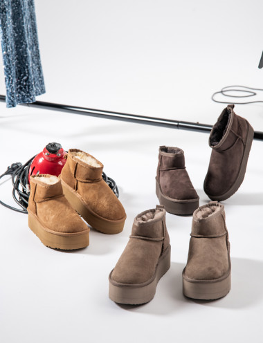 Botines de tacón bajo marrón ante