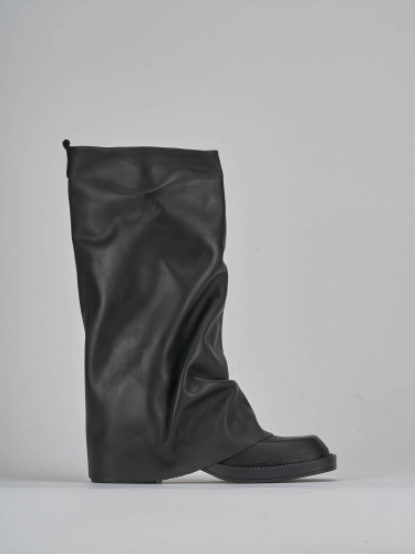 Botas de tacón bajo tacón 3 cm negro cuero