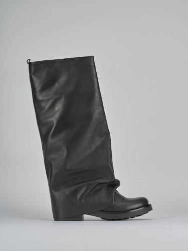 Low heel boots heel 3 cm black leather