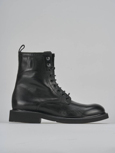 Botas militares tacón 2 cm negro cuero