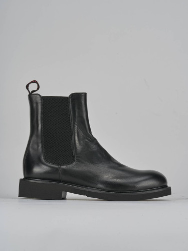 Low heel ankle boots heel 2 cm black leather