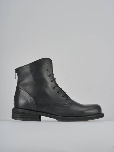 Combat boots heel 2 cm black leather