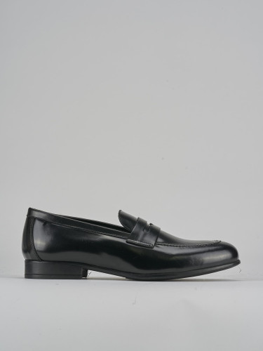 Mocasines negro cuero