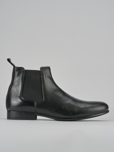 Botines negro cuero