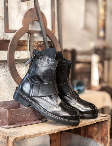 Combat boots heel 2 cm black leather