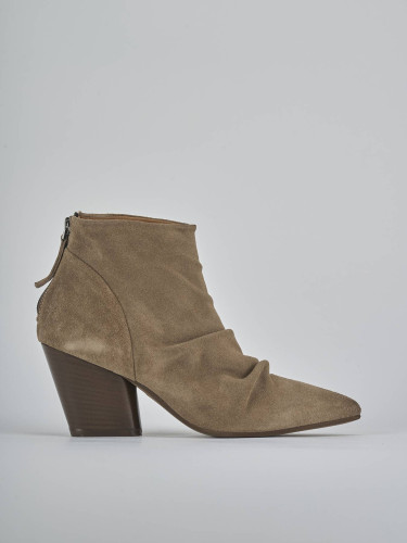 Botines de tacón alto tacón 7 cm beis ante