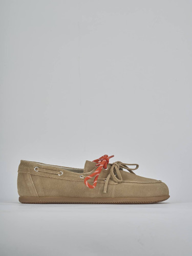 Mocasines tacón 1 cm beis nobuk