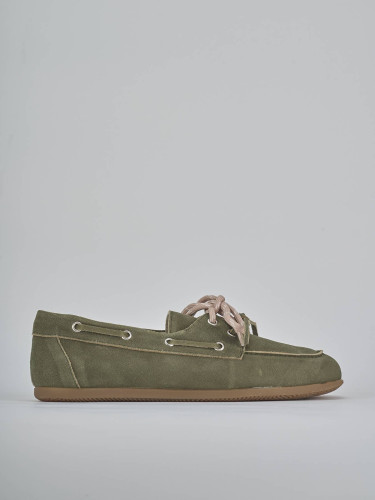 Mocasines tacón 1 cm verde nobuk