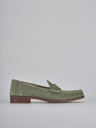 Mocasines tacón 1 cm verde ante